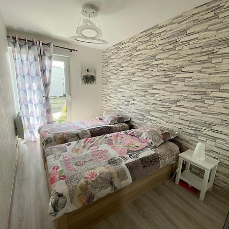 Appartamento Victoria-T2-41m2-Balcon, wifi, linge, produits, ménage inclus Reims Esterno foto