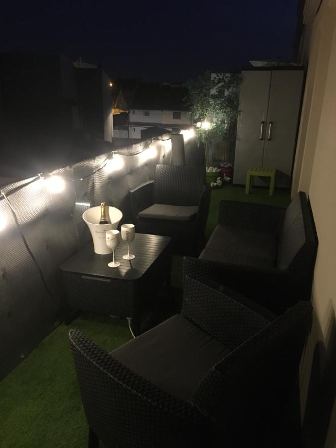 Appartamento Victoria-T2-41m2-Balcon, wifi, linge, produits, ménage inclus Reims Esterno foto
